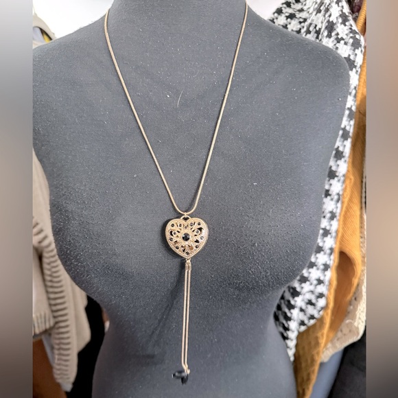 Elegant Gold Heart Pendant Necklace - Picture 1 of 1